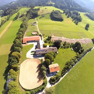 https://landgut-moralthof.com-bavaria.com